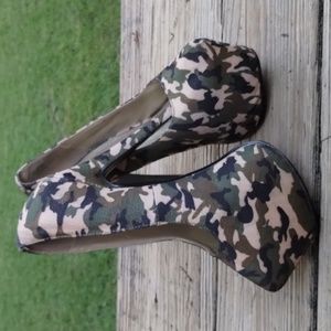 Liliana Camouflage Stilettos